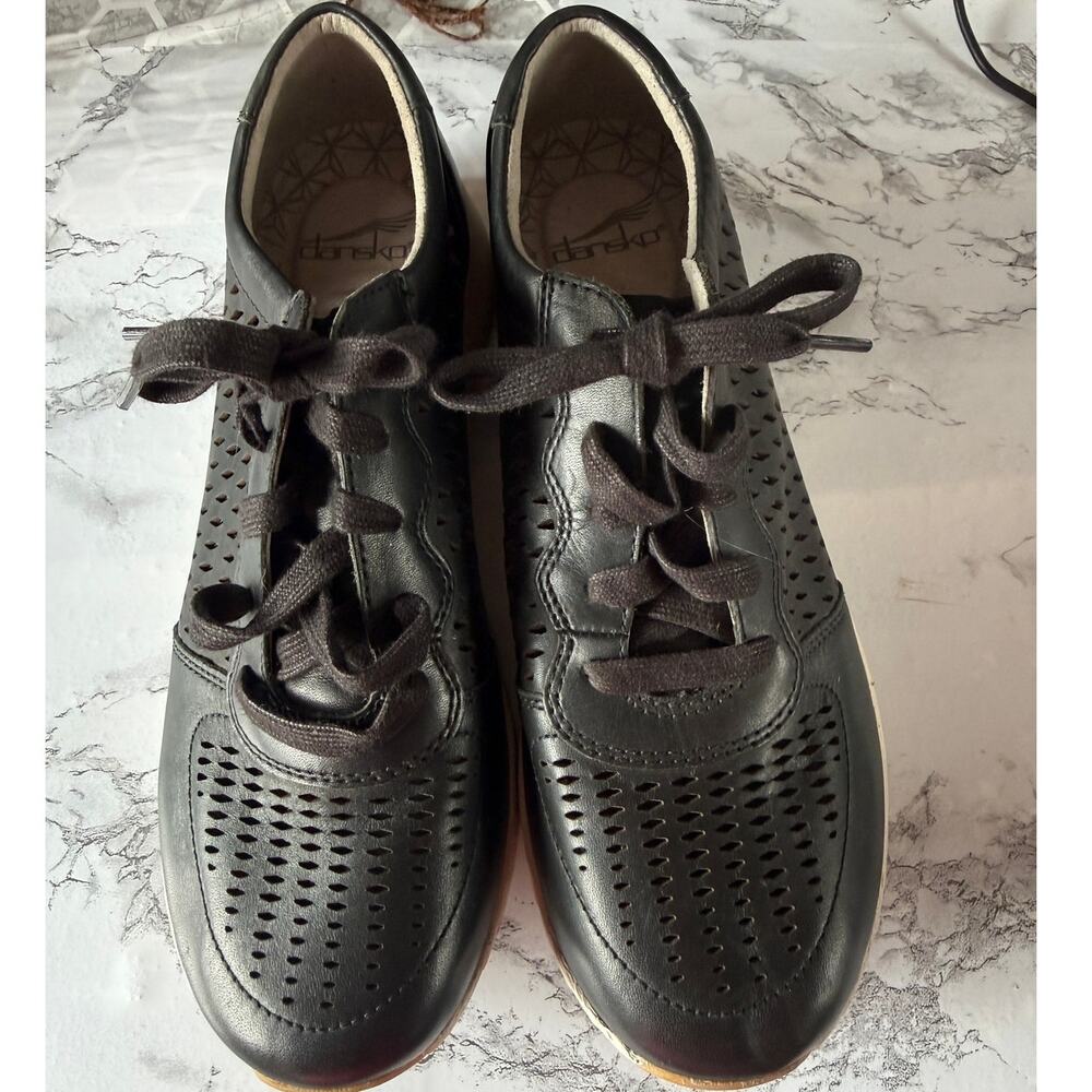SKU3316 Dansko Women's Charlie Perforated Leather Sneakers Size 38 7.5-8 USA